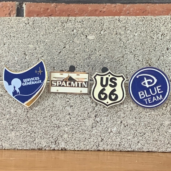 Disney Trading Pins - Picture 1 of 6